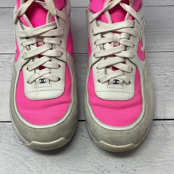 Chanel Suede High Top Sneakers in Pink G33726 38 S52 - Picture 3 of 14